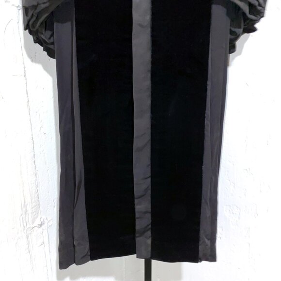 VINTAGE Black BENTLEY & SIMON Clergy Velvet Panel ROBE Priest, Officiant, etc.XL - Picture 3 of 10